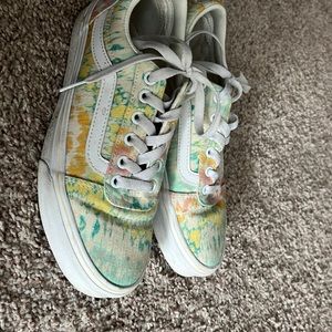 Tie dye Vans size 7.0